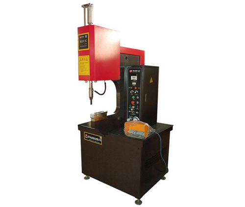 B618-NC自動壓鉚機(jī)